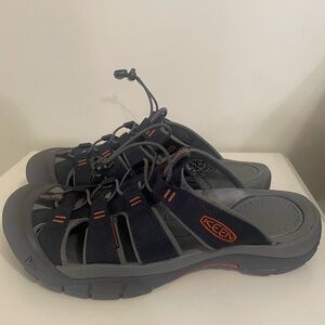 KEEN Newport Closed Toe Slip on Slide Sandals